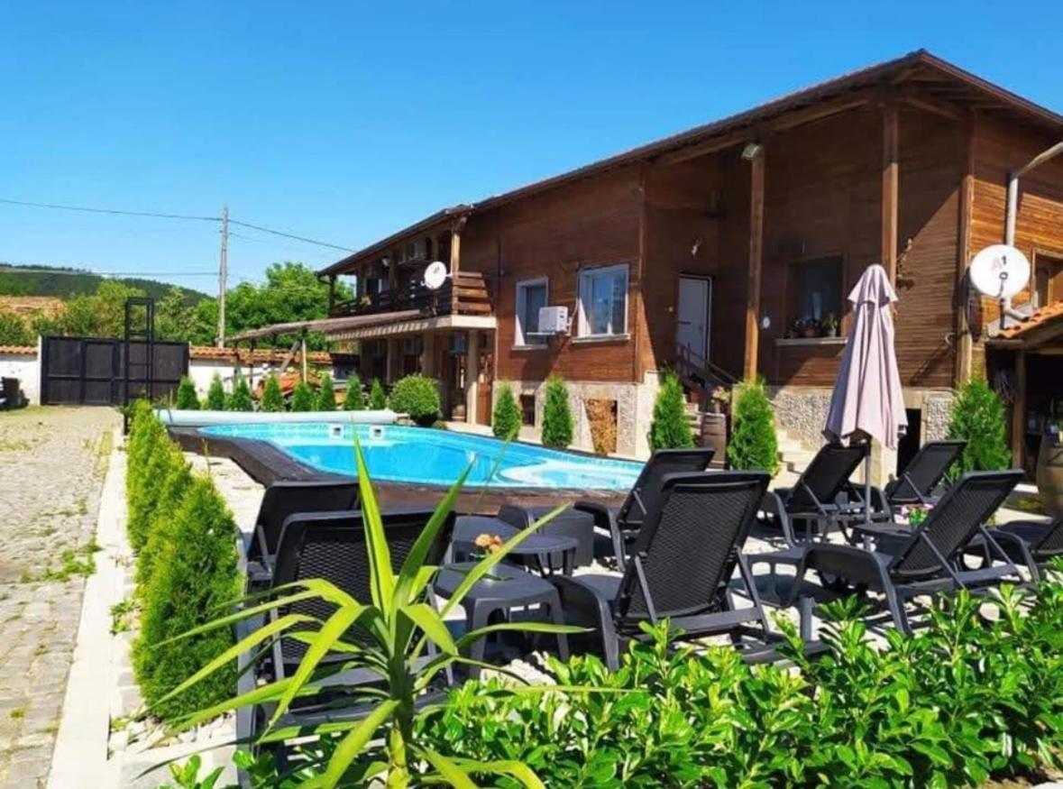 Villa Le Cinema Shiroki Dol Exteriér fotografie
