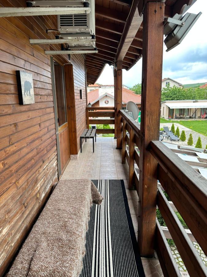Villa Le Cinema Shiroki Dol Exteriér fotografie