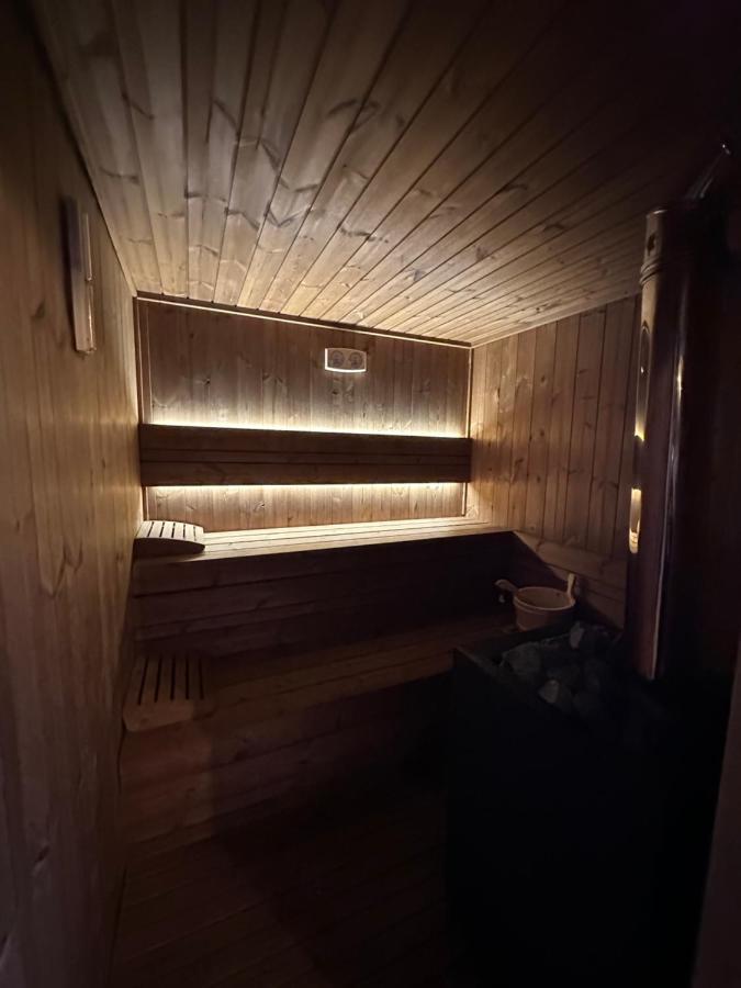 Villa Le Cinema Shiroki Dol Exteriér fotografie